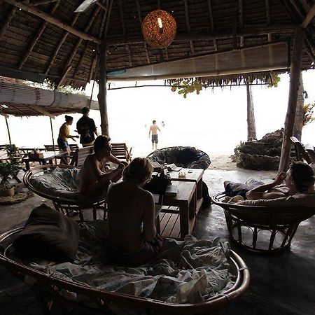 Leela Beach Resort Hatrin Kültér fotó